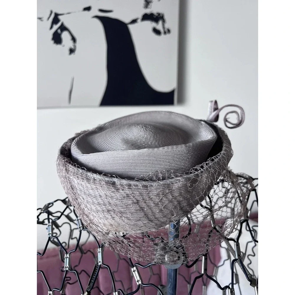 Vintage Silver‎ Grey Pillbox Hat with Birdcage Veil Ribbed Braid Mid Century
